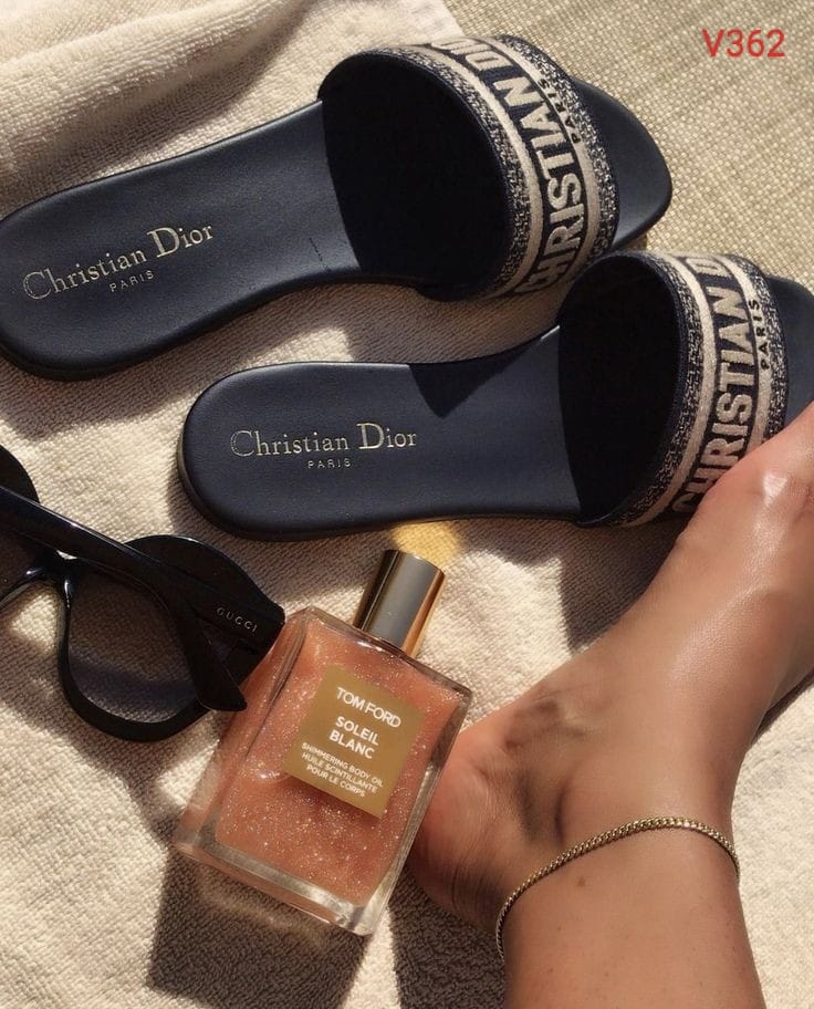 CHRISTIAN DIOR FLATS – New Arrival