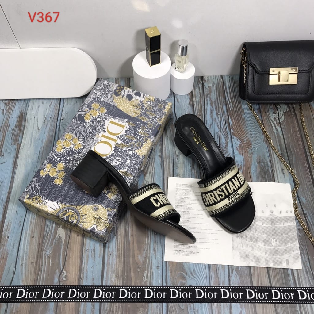 CHRISTIAN DIOR HEELS – New Arrival