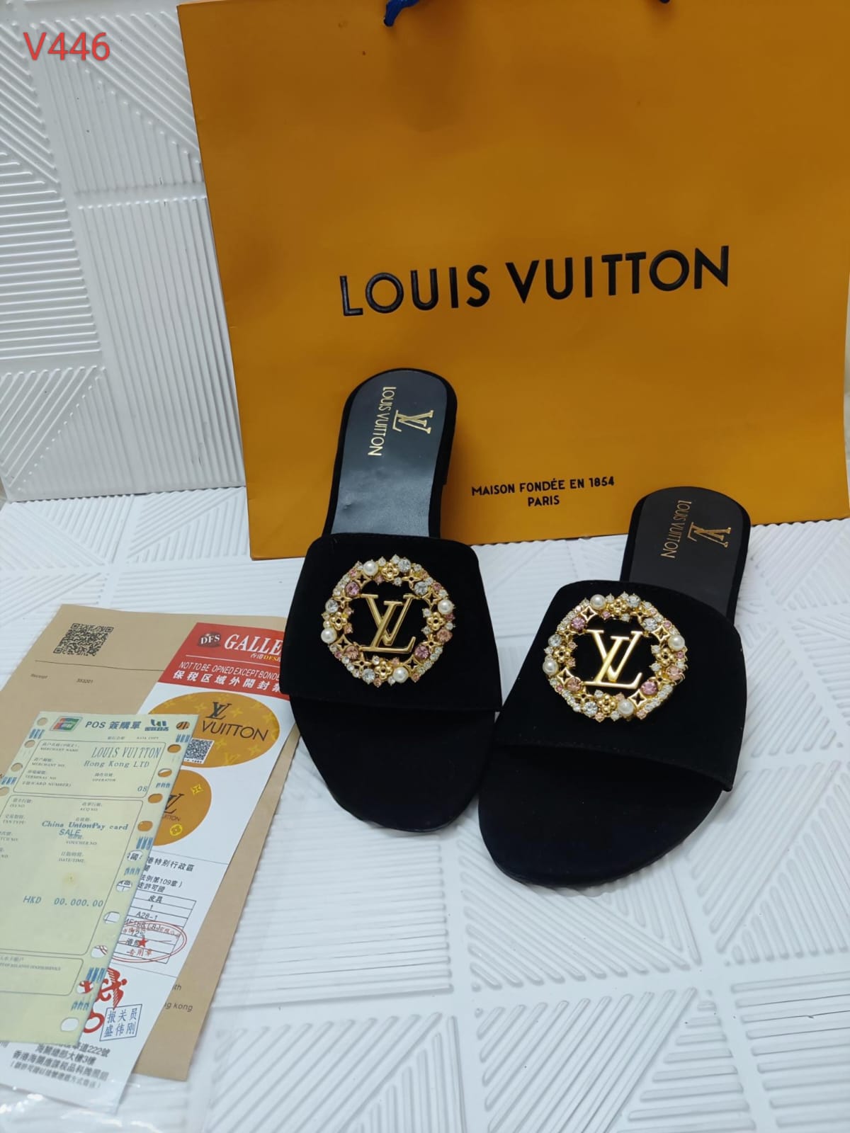 LOUIS VUITTON Flats