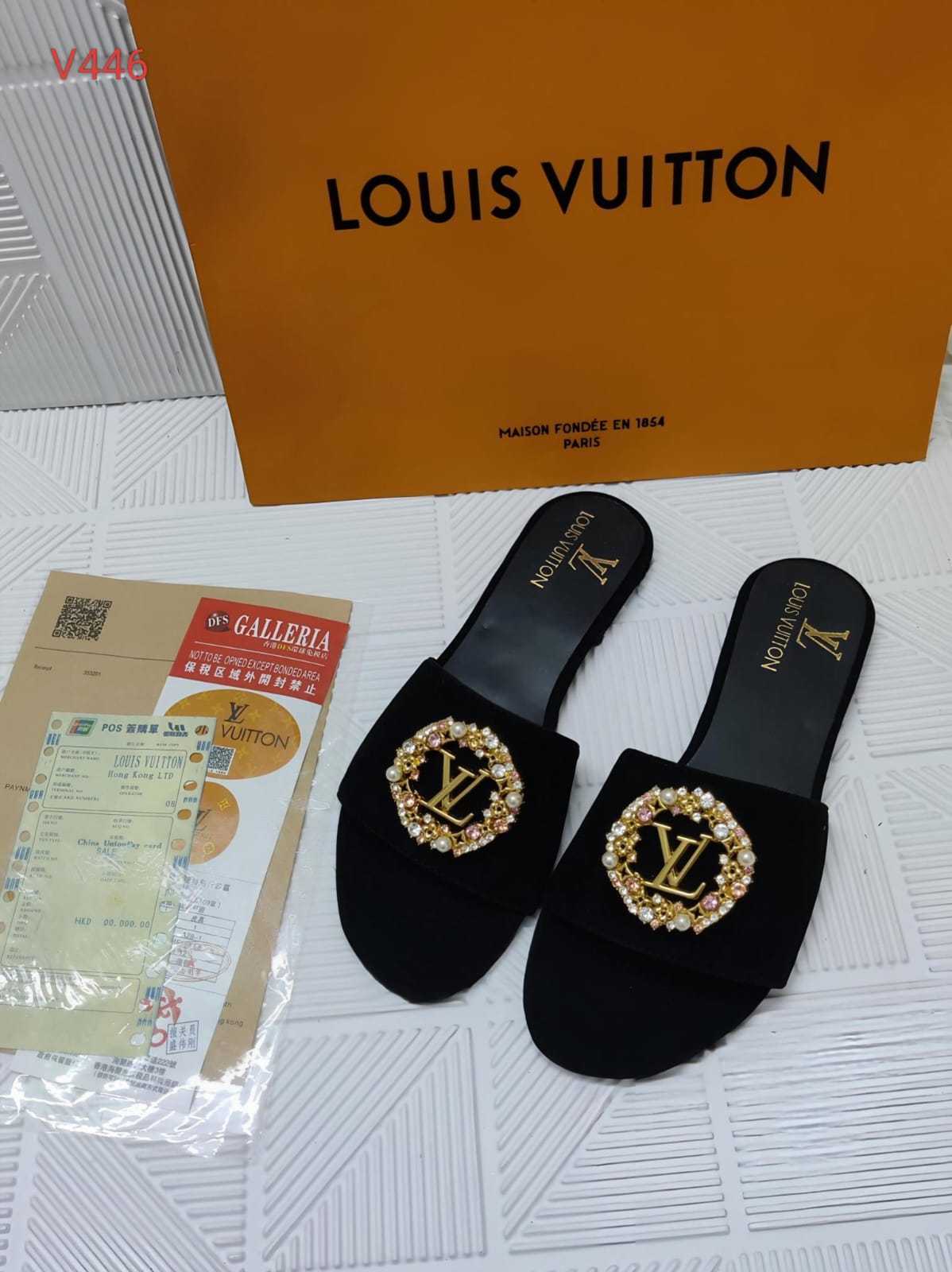 LOUIS VUITTON Flats