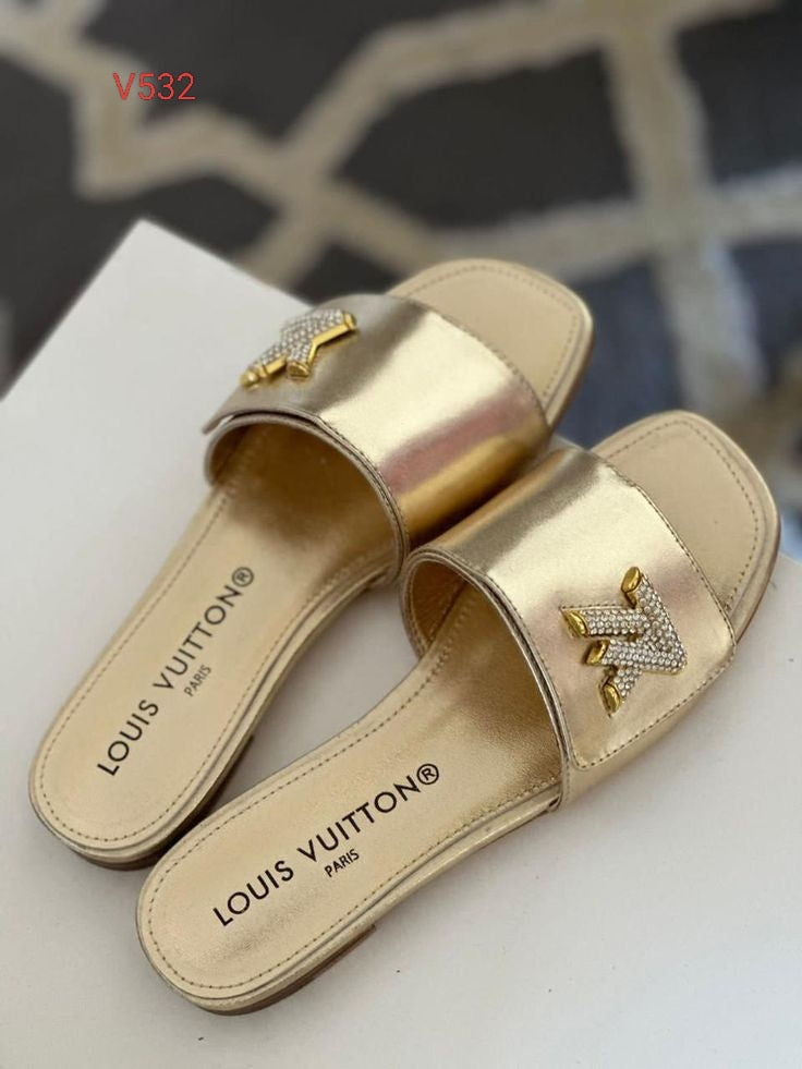 LOUIS VUITTON Flats