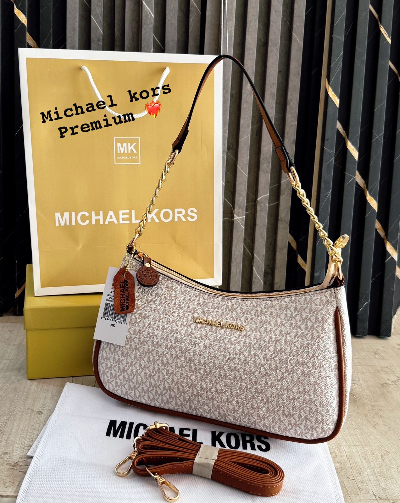 MICHAEL KORS Hanging Purse